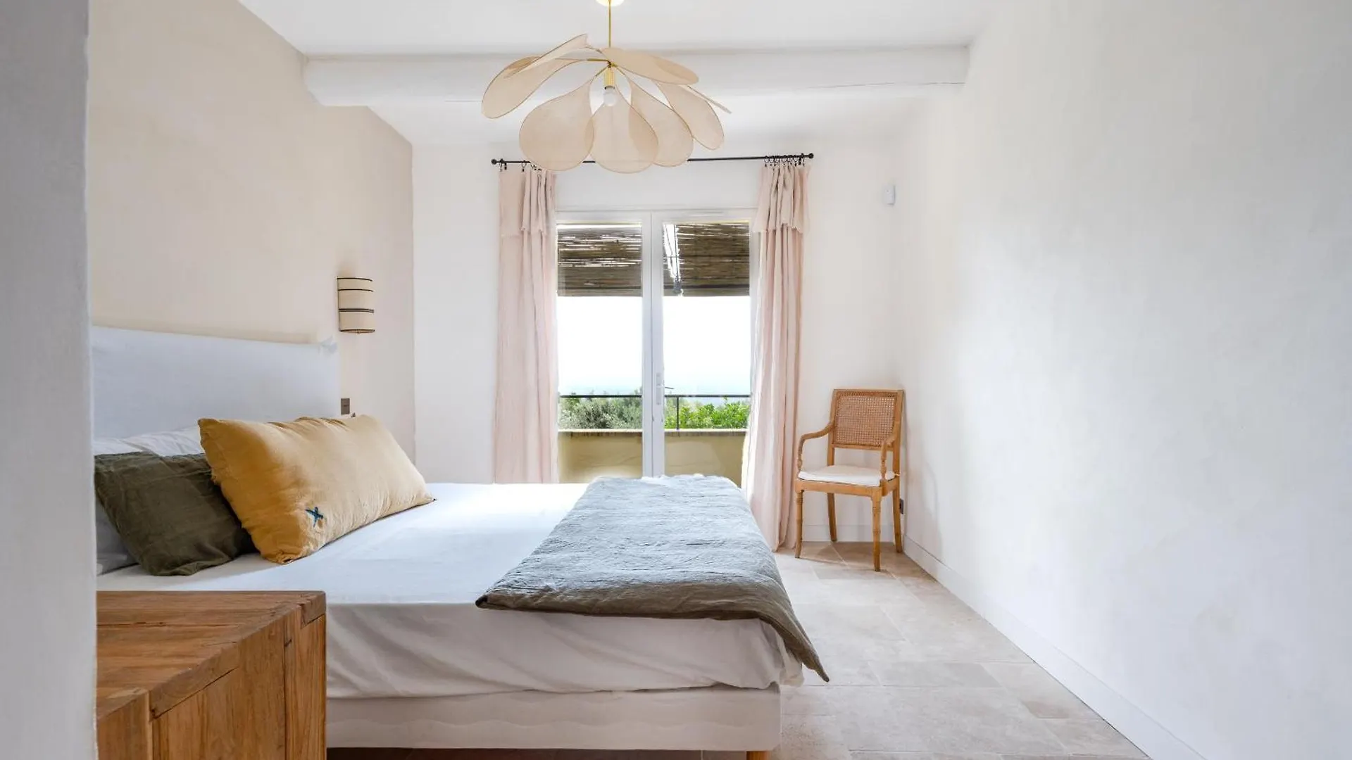 Mas Du Loriot Bed & Breakfast Murs   Murs (Vaucluse)